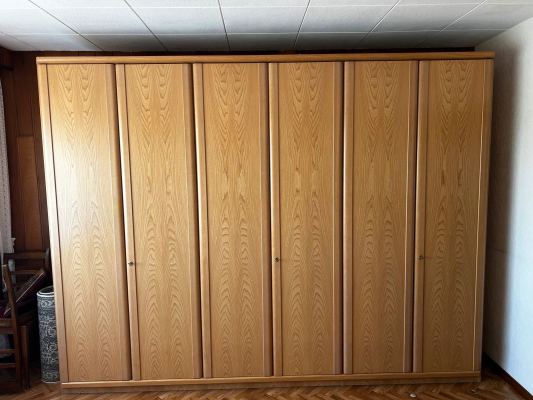 Schlafzimmer-Schrank hell Dekor