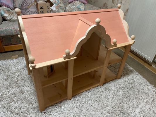 Großes Puppenhaus aus Holz mit Möbel – rosa/natur – wunderschön für Kinderzimmer
